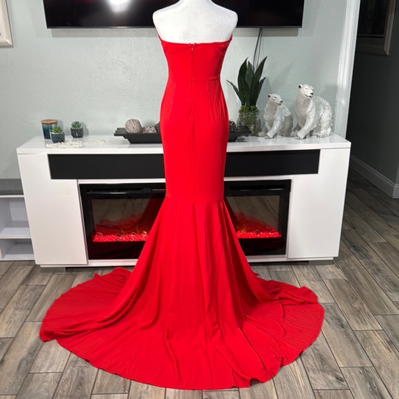 Elegant Evening Gown Mermaid Style Off Shoulder Red Evening Gown - Picture 4 of 5